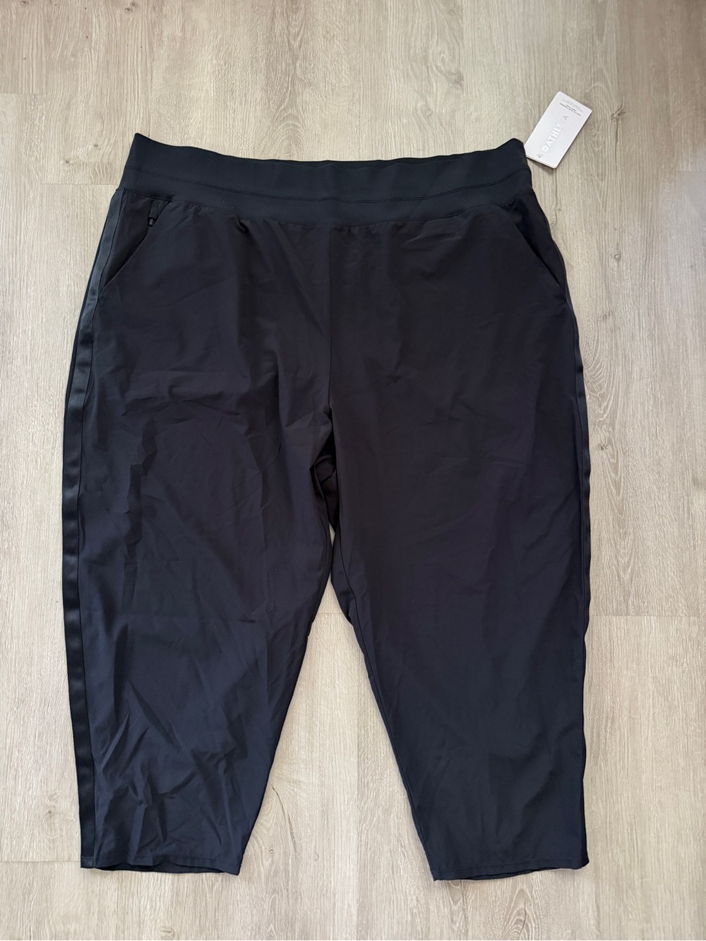 Athleta Nolita Slim Tapered Crop Pants Black 26 Plus NWT